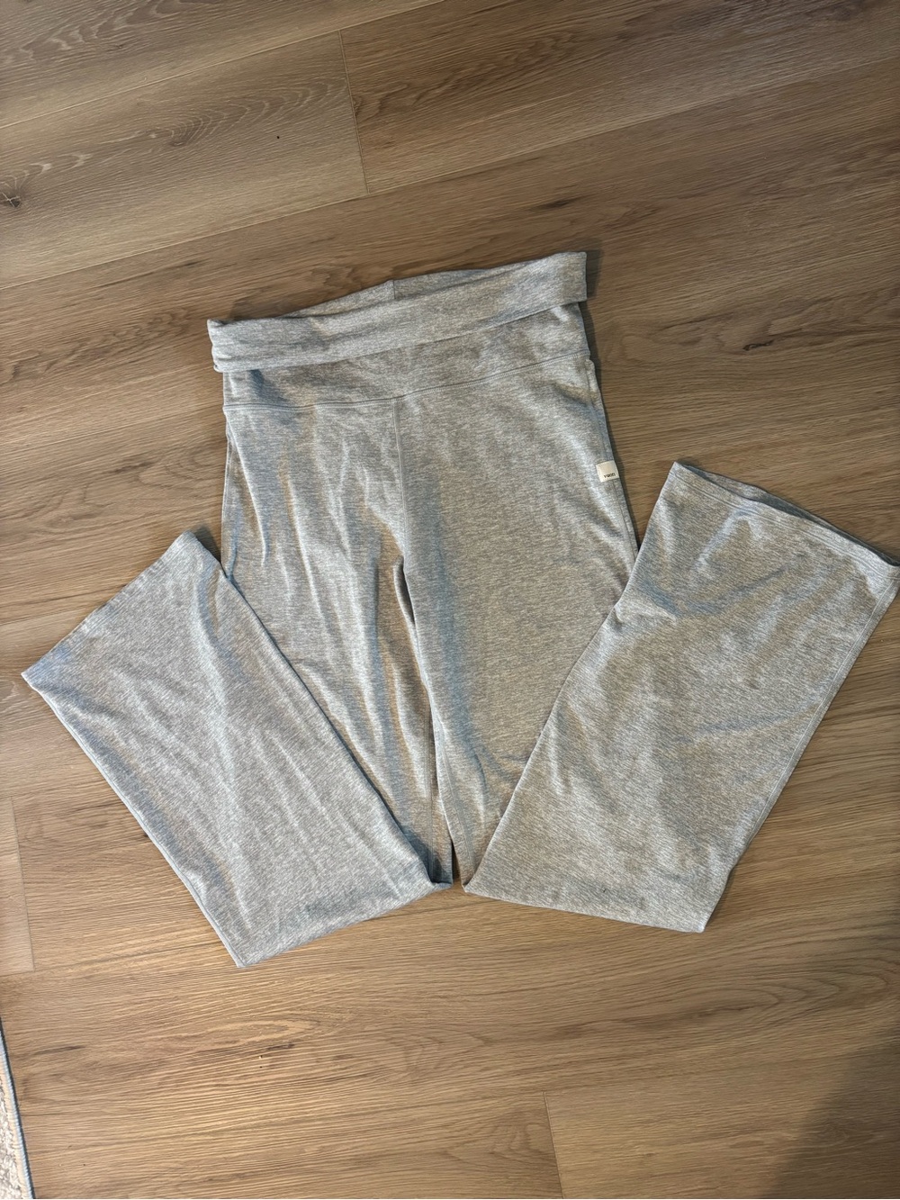 Vuori Leggings Flare Fold-Over Waist Gray Wide-Leg MSRP $118